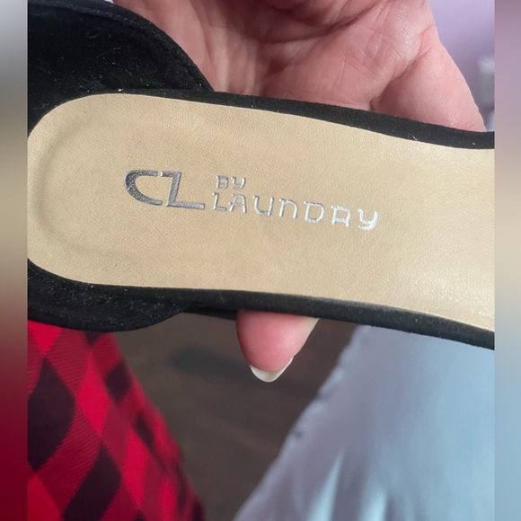 By Claunday Black color Ankle Strap
Block Short Heel Sandals Size 7 1/2 (7.5) - Picture 5 of 5